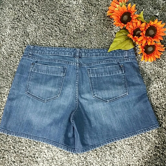 Mossimo shorts 14 - Picture 2 of 3